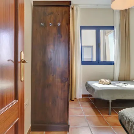 El With Two Bedrooms